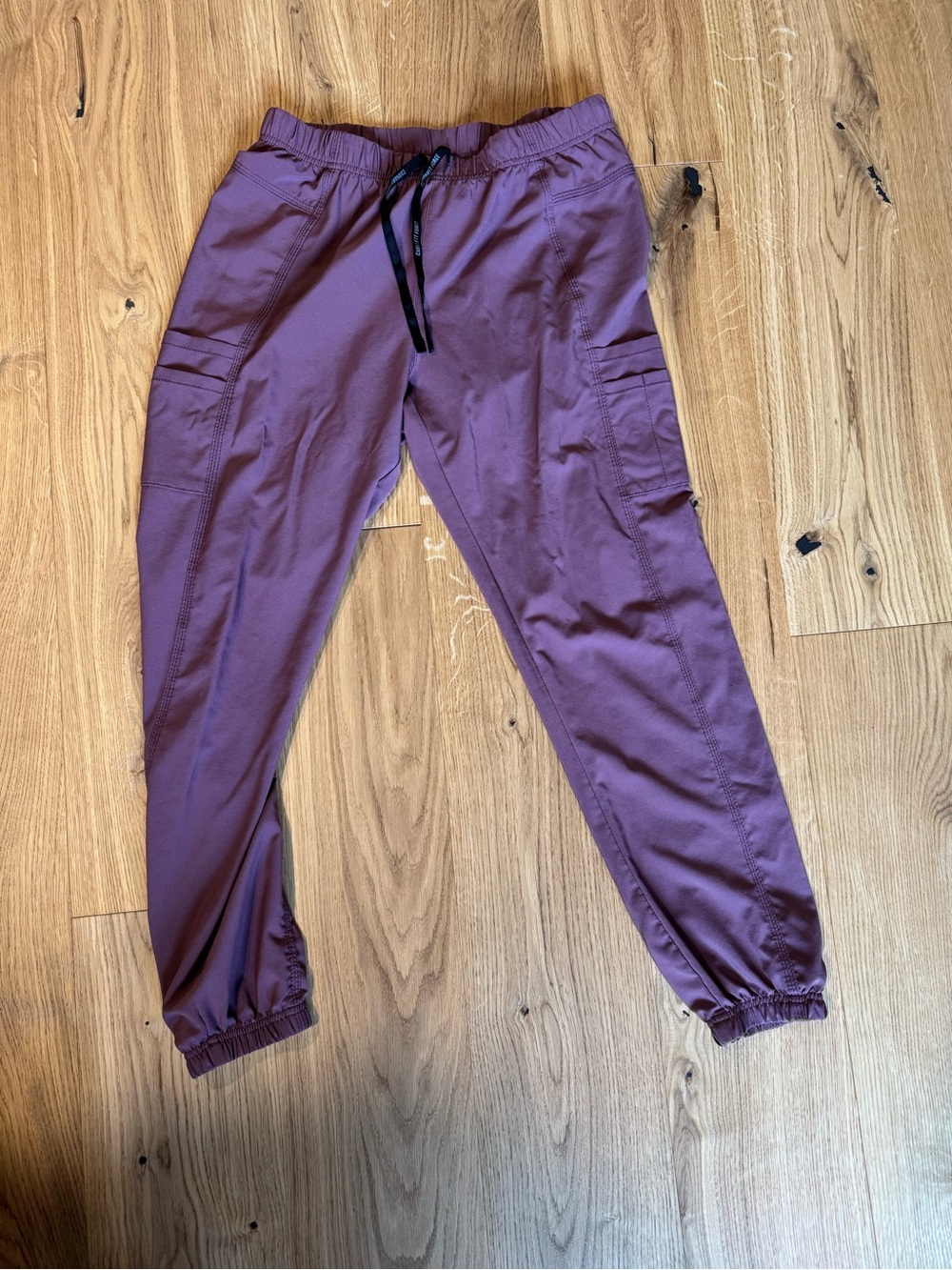 Women’s Carhartt scrub pant joggers